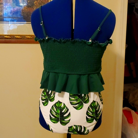 Gorgeous tropical swim suit nwt - Picture 5 of 5